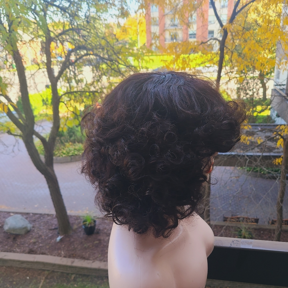 Bouncy Fringe wig